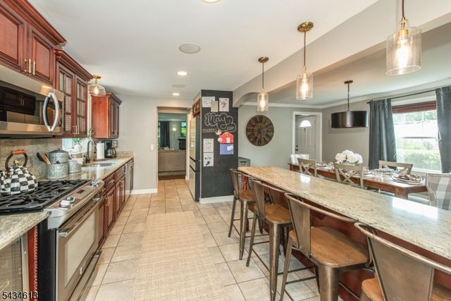 34 Coolidge Ave, West Caldwell Twp., NJ 07006