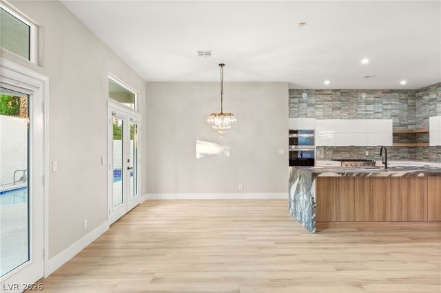 1605 Shadow Rock Drive, Las Vegas, NV 89117