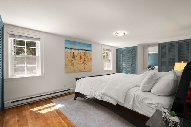 25 Pleasant St, Dover, MA 02030