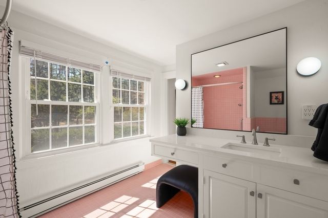 25 Pleasant St, Dover, MA 02030