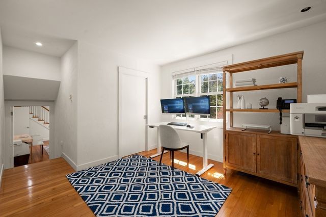 25 Pleasant St, Dover, MA 02030