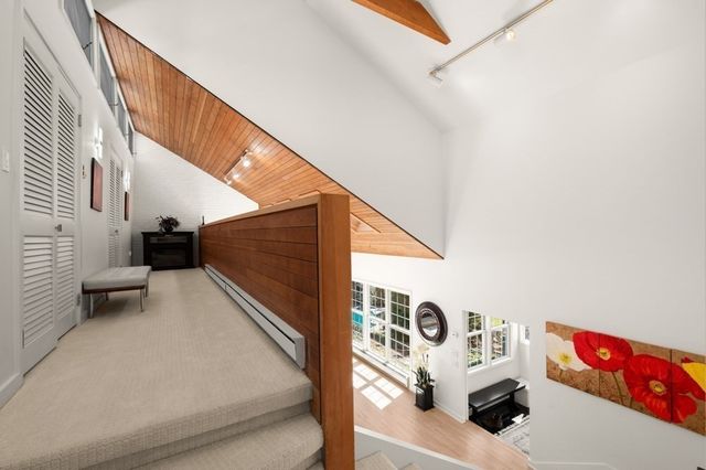 25 Pleasant St, Dover, MA 02030