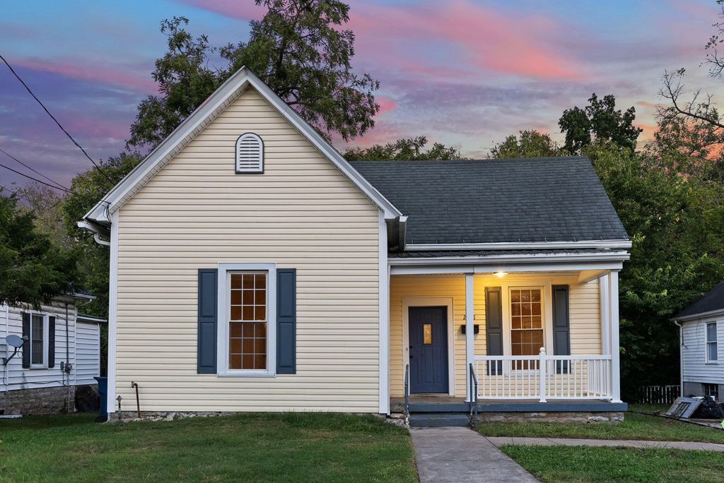 216 N 2nd Street, Danville, KY 40422