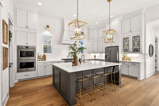 1232 Luckett Rd, Nashville, TN 37221