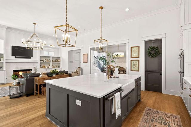 1232 Luckett Rd, Nashville, TN 37221