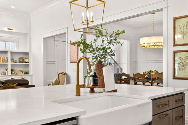 1232 Luckett Rd, Nashville, TN 37221