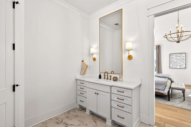 1232 Luckett Rd, Nashville, TN 37221