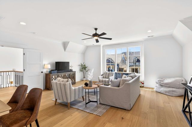 1232 Luckett Rd, Nashville, TN 37221