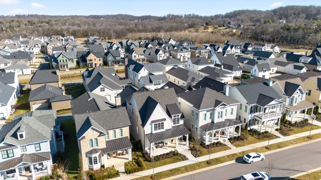 1232 Luckett Rd, Nashville, TN 37221