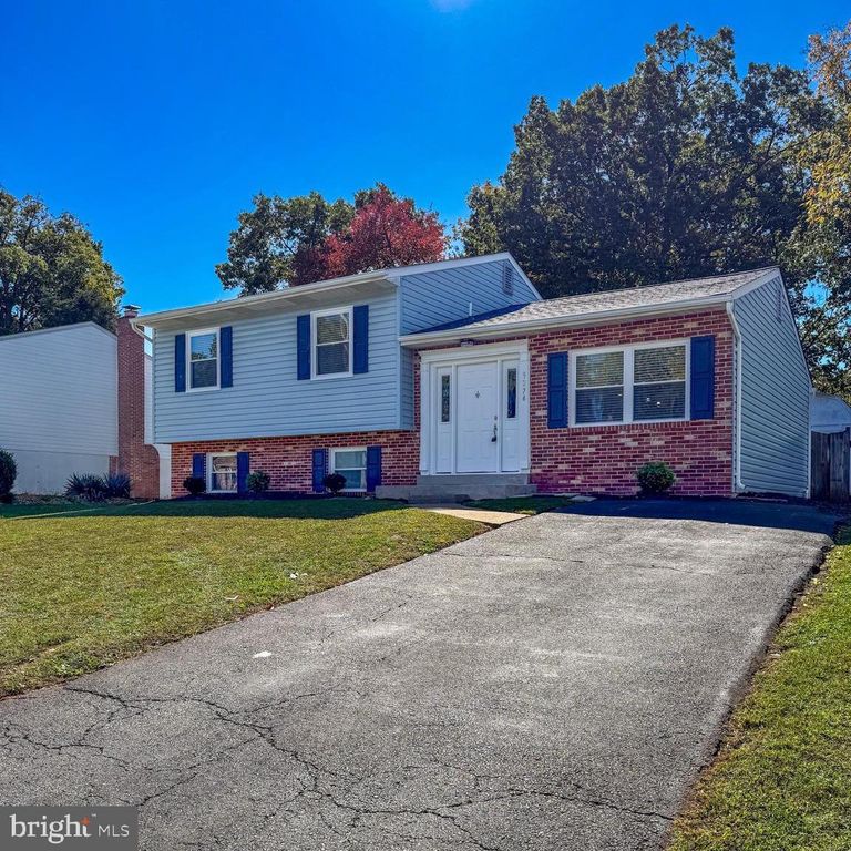 9274 BAYBERRY AVE, Manassas, VA 20110