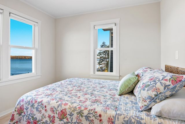 800 N St Joseph Street, Suttons Bay Twp, MI 49682