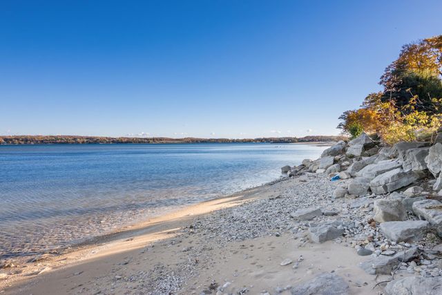 800 N St Joseph Street, Suttons Bay Twp, MI 49682