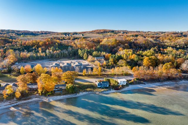 800 N St Joseph Street, Suttons Bay Twp, MI 49682