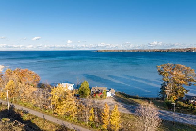 800 N St Joseph Street, Suttons Bay Twp, MI 49682