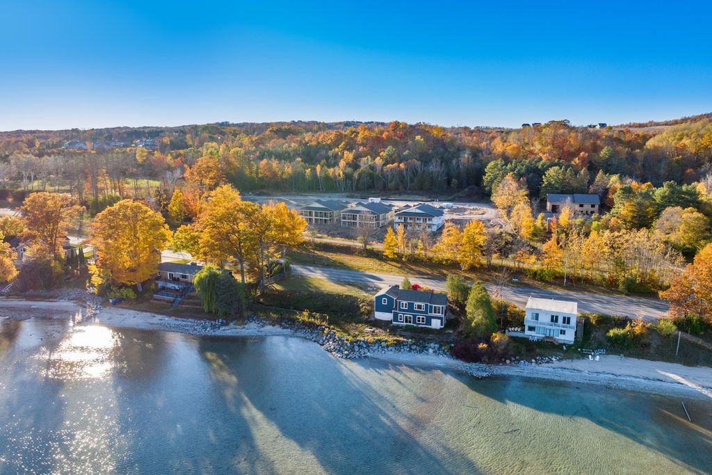 800 N St Joseph Street, Suttons Bay Twp, MI 49682