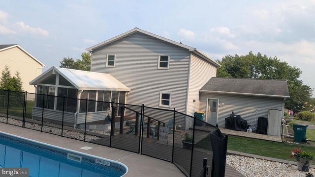 129 LAUREL DR, Enola, PA 17025