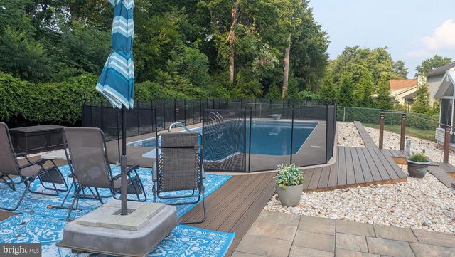 129 LAUREL DR, Enola, PA 17025