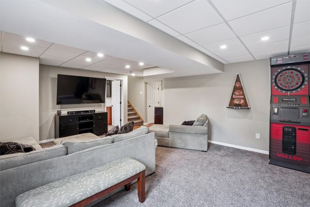 5440 Schweiker Drive, Pleasant Hill, IA 50327