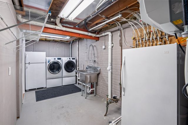 5440 Schweiker Drive, Pleasant Hill, IA 50327