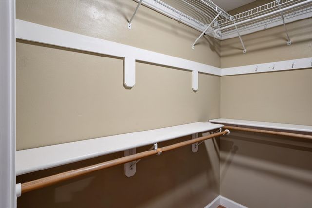 5440 Schweiker Drive, Pleasant Hill, IA 50327