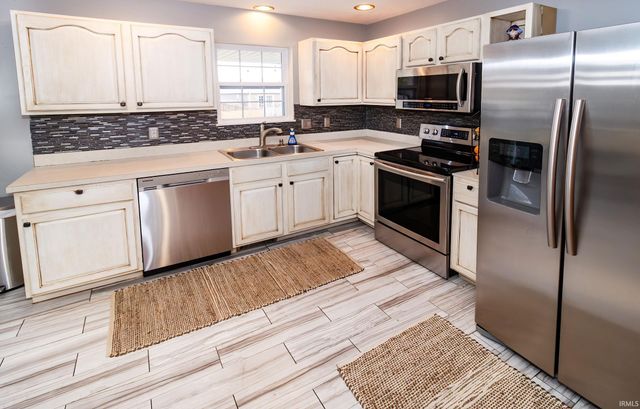 12901 Kenai Drive, Evansville, IN 47725