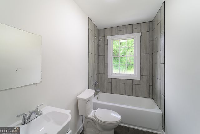 418 Lamb Road, Moreland, GA 30259