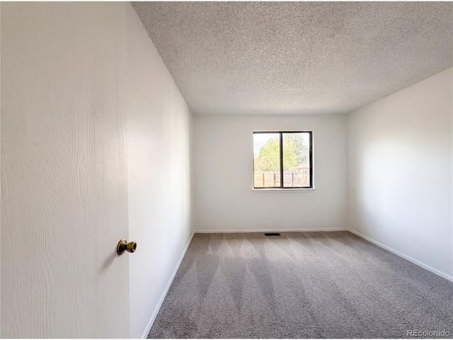 1912 24th Ave, Longmont, CO 80501