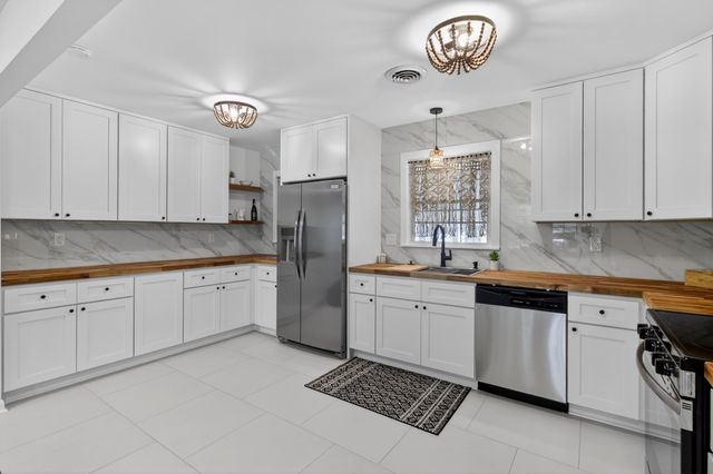 106 Benton Street, Goose Creek, SC 29445