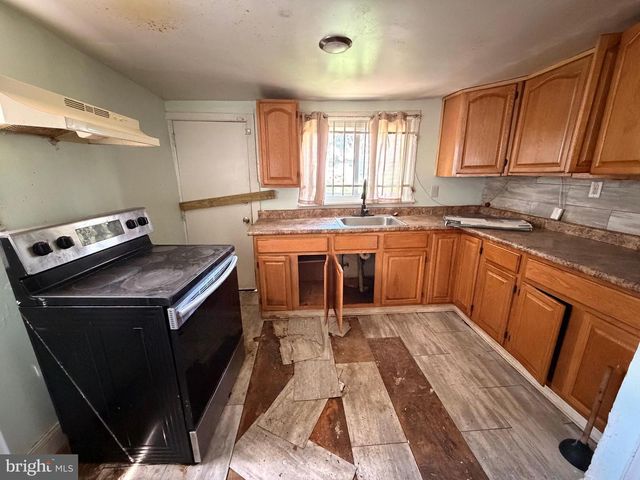 150 N REDFIELD ST, Philadelphia, PA 19139