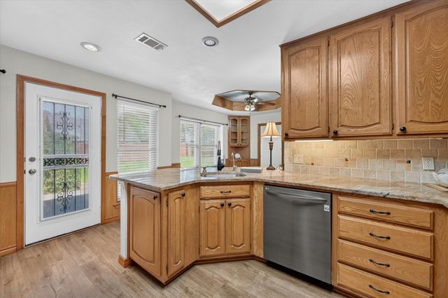 3800 Snow Creek Drive, Fort Worth, TX 76008