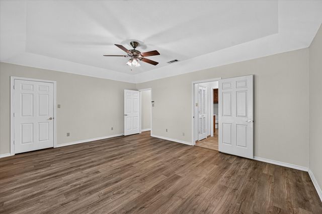 3800 Snow Creek Drive, Fort Worth, TX 76008