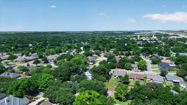 3800 Snow Creek Drive, Fort Worth, TX 76008