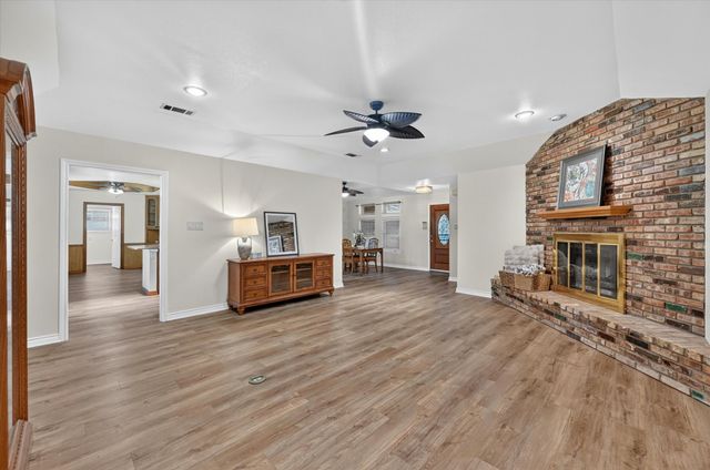 3800 Snow Creek Drive, Fort Worth, TX 76008