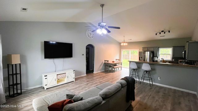 107 Lilac Lane, Richlands, NC 28574