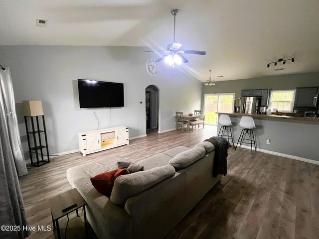 107 Lilac Lane, Richlands, NC 28574