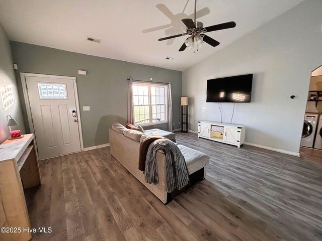 107 Lilac Lane, Richlands, NC 28574