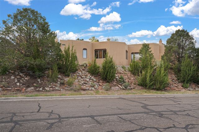 1388 Camino Corto, Santa Fe, NM 87501