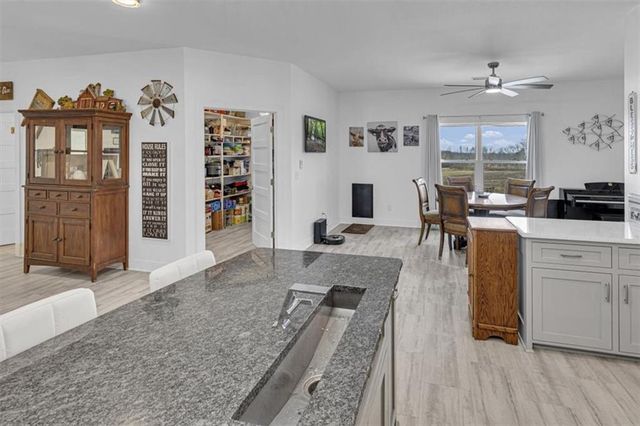 8944 Southpoint Drive, Richmond, MO 64085