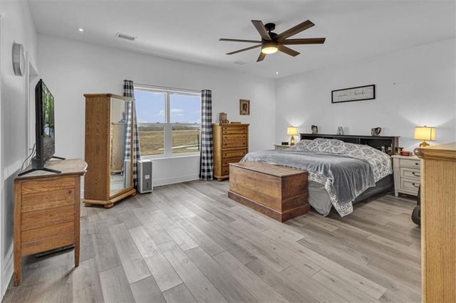 8944 Southpoint Drive, Richmond, MO 64085