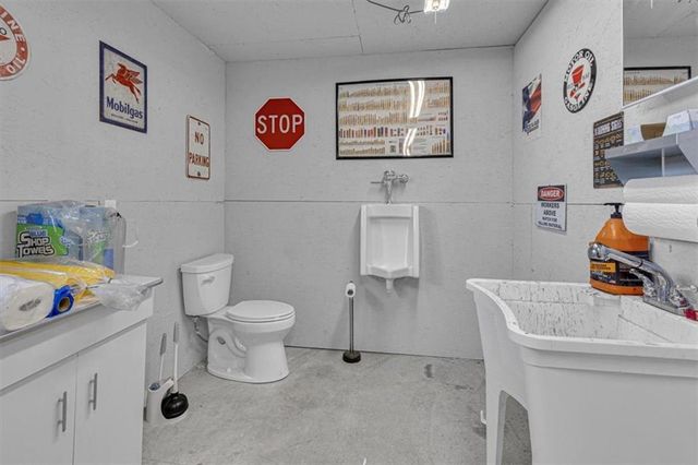 8944 Southpoint Drive, Richmond, MO 64085