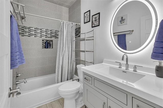 8944 Southpoint Drive, Richmond, MO 64085