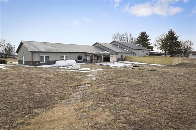 8944 Southpoint Drive, Richmond, MO 64085