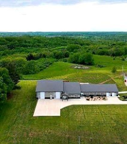 8944 Southpoint Drive, Richmond, MO 64085