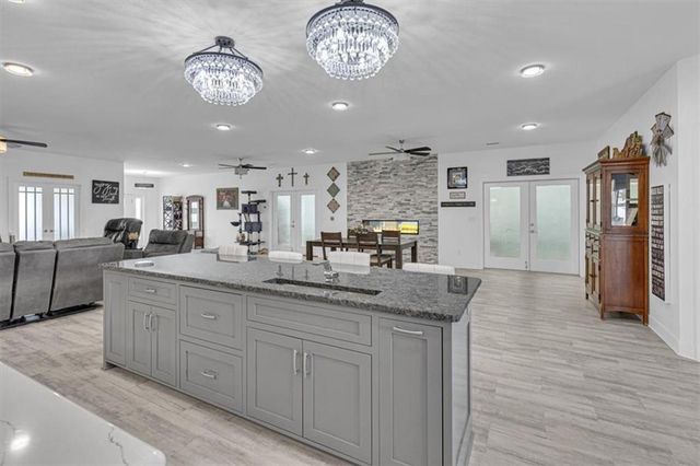 8944 Southpoint Drive, Richmond, MO 64085