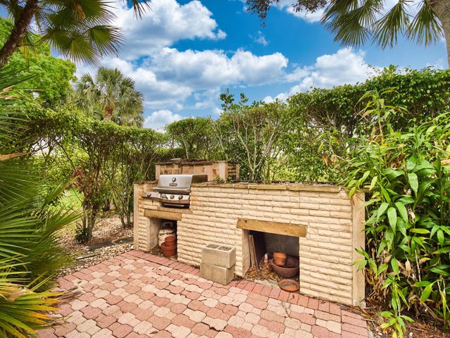 18205 SE Fairview Circle, Jupiter, FL 33469