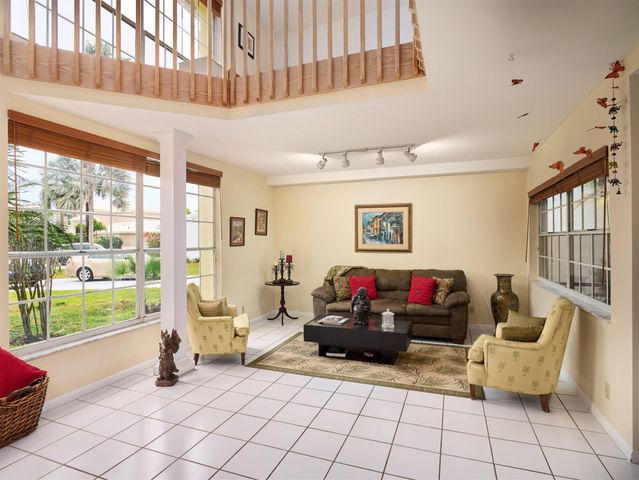 18205 SE Fairview Circle, Jupiter, FL 33469