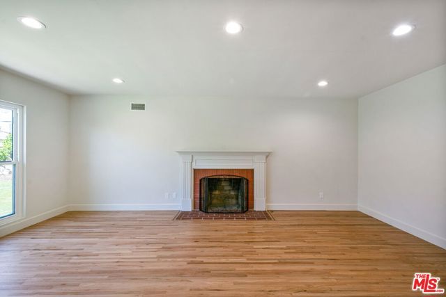 5911 S Corning Avenue, Los Angeles, CA 90056