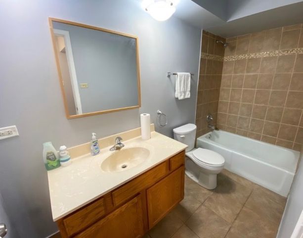 5739 129th Street 1B, Crestwood, IL 60418