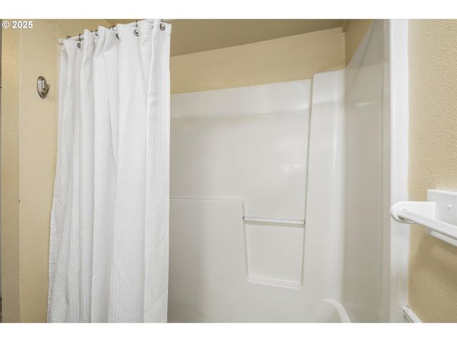 427 WASHINGTON St, Eugene, OR 97401
