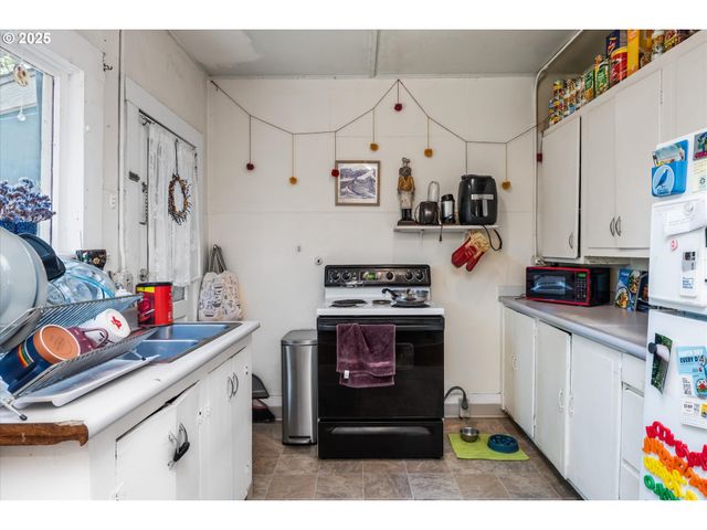 427 WASHINGTON St, Eugene, OR 97401